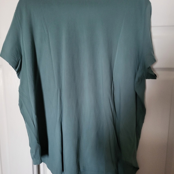 Ladies 2xl relaxed fit scoop neck tshirt - Picture 3 of 4